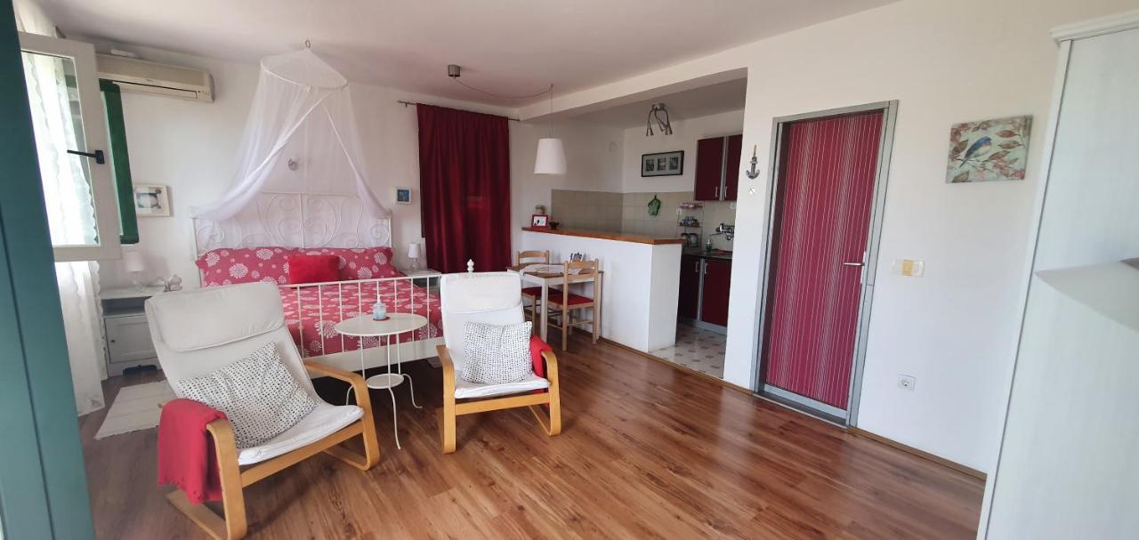 Boutique Home Saltaragazza Petrovac Bagian luar foto