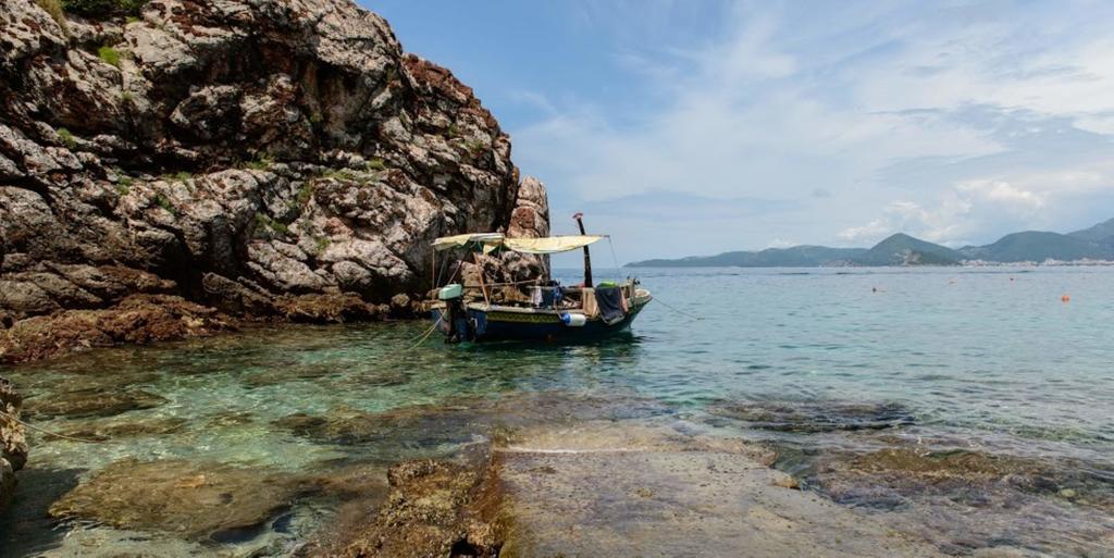 Boutique Home Saltaragazza Petrovac Bagian luar foto