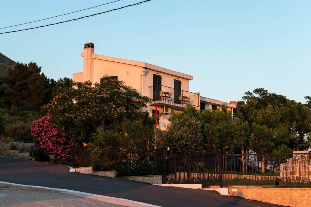 Boutique Home Saltaragazza Petrovac Bagian luar foto